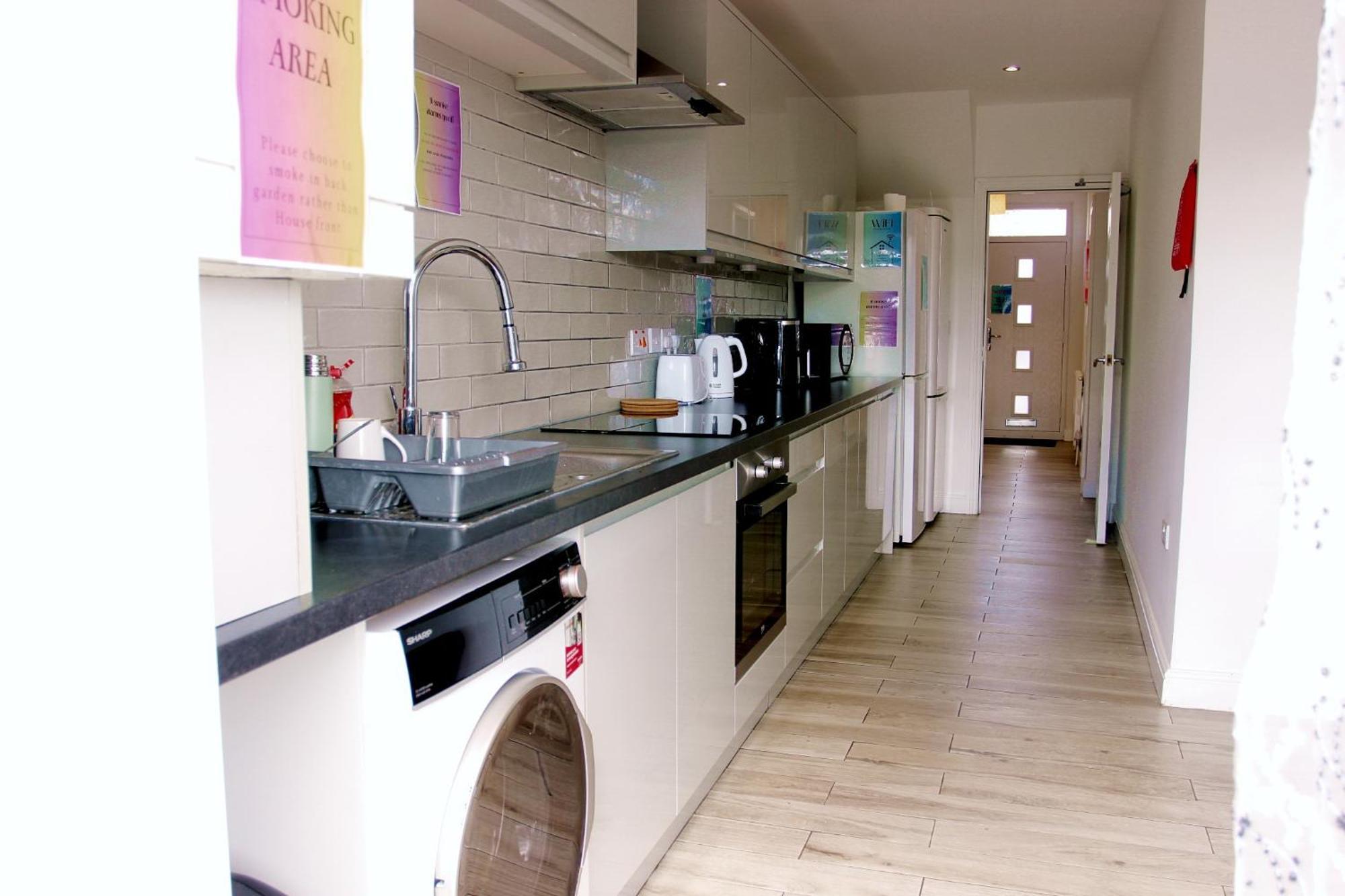 House Share With Few Ensuite Rooms Near Southmead Bristol Exterior photo